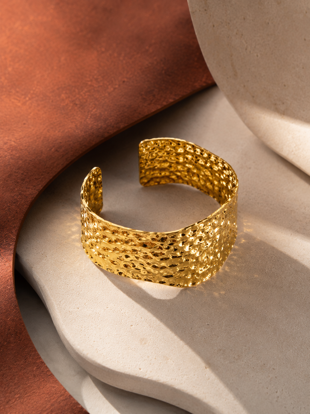 Hammered Gold Cuff Bracelet | 18K Gold Plated 316L Stainless Steel