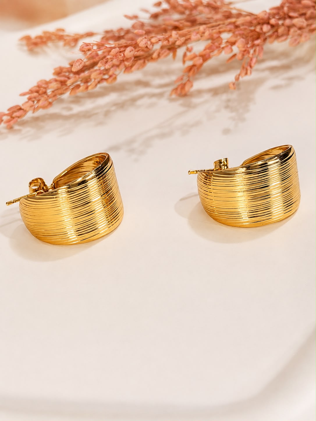 Sol Gold Ribbed Hoop Earrings | 18K Gold Plated